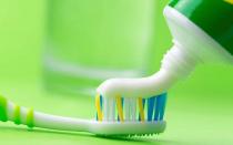 Dantų pasta įvairių tipų dantims: dantų pasta, receptai, ypač formulė