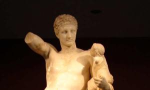 Хермес - гръцкият бог на мантрите, търговците, атлетите, злодеите, червенокръвността, измамата, гимнастиката